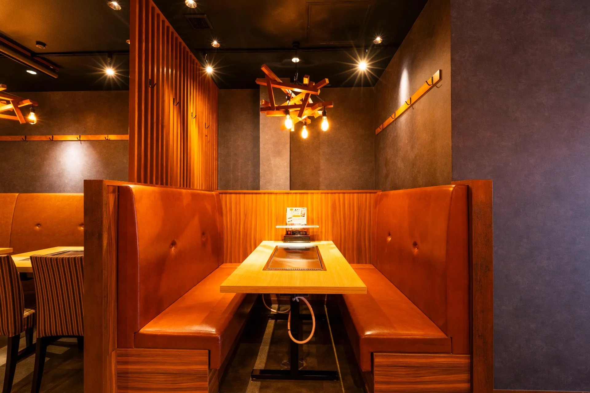 6名まで座れるBOX席♪